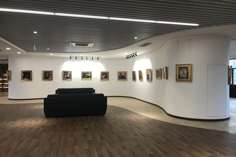 油画展陈列布置-健康医学院